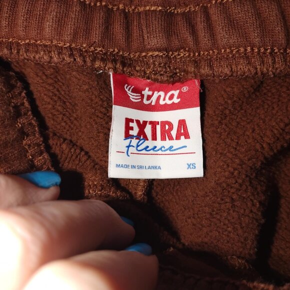 TNA‎ Extra Fleece Brown Sweat Shorts – Size XS Cozy Loungewear Fleece Earth Tone - Picture 2 of 10